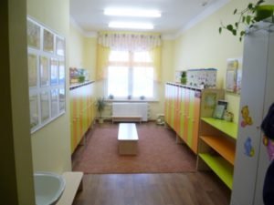 раздевалка в детском саду