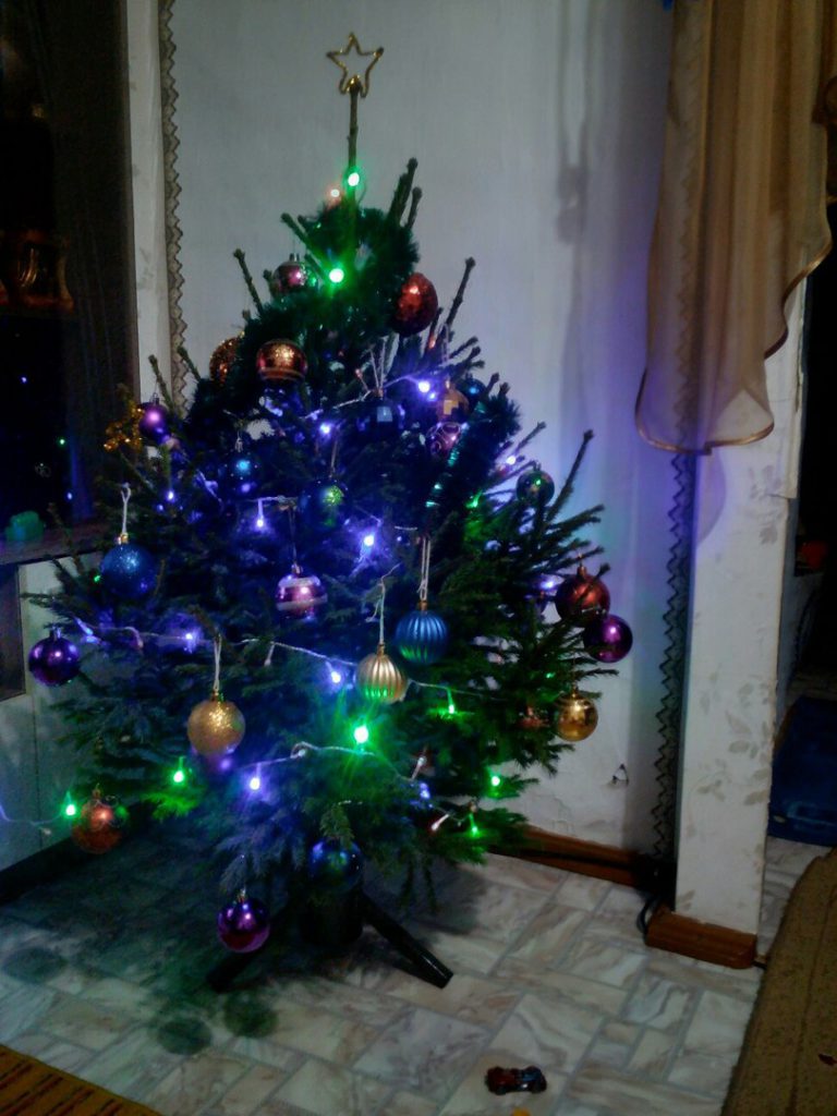 1 новогодняя ёлка