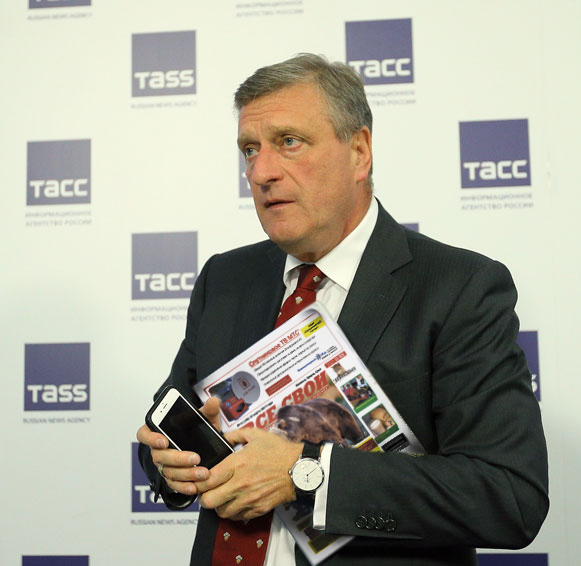 губернаторов