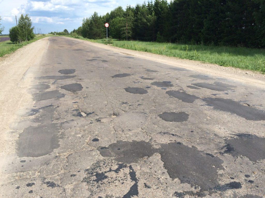 Кировская дорога. Дороги Кировской области. Дорога в Кировской области. Кировские дороги. Кировская область конец дороги.