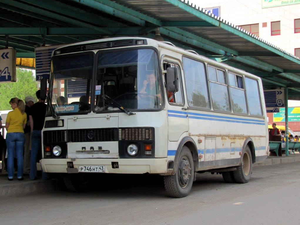 Перевозками по маршруту Киров-Лебяжье