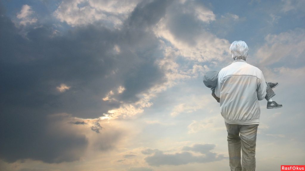 умирают молодежь и старики