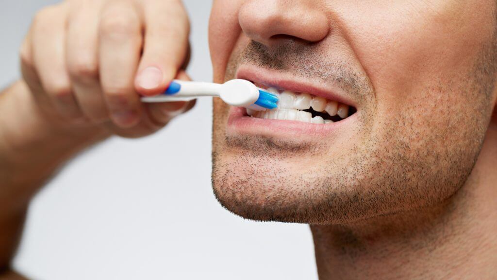 Чистка зубов имеет прямое отношение к половой функции у мужчин