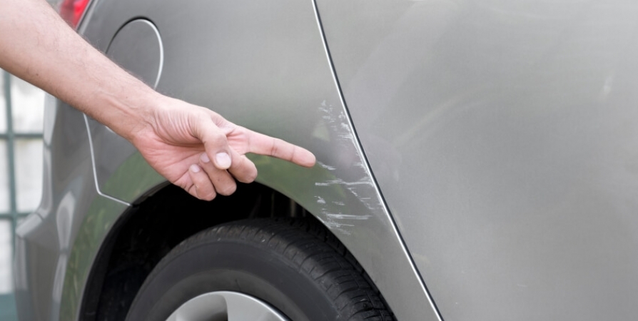 Как самостоятельно убрать мелкие царапины на автомобиле