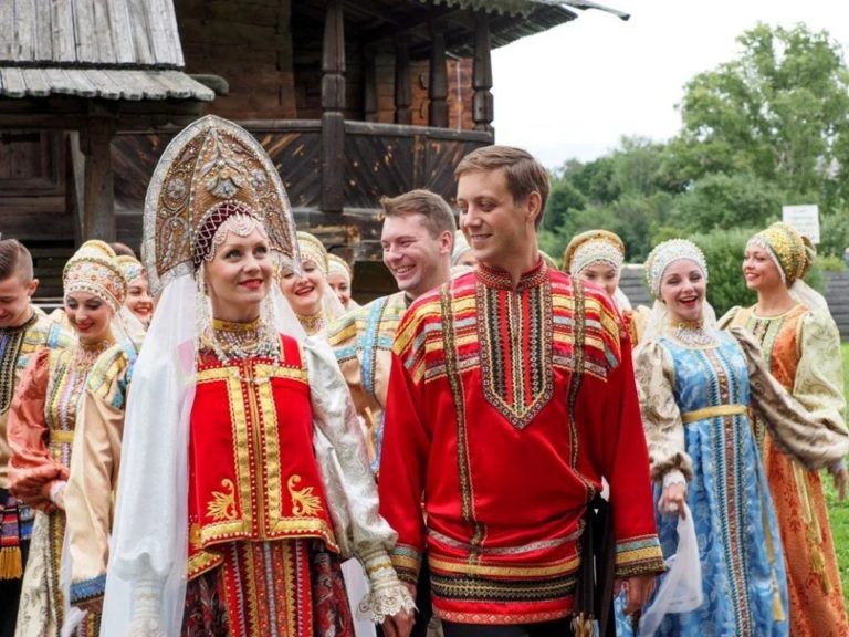 Почему на Руси свадебное платье было красного цвета