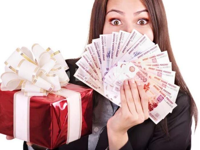 Сколько россияне готовы потратить на новогодние подарки