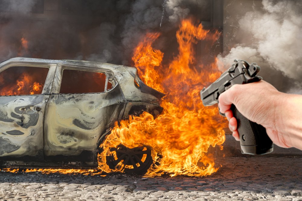 Можно ли пулей взорвать бензобак машины