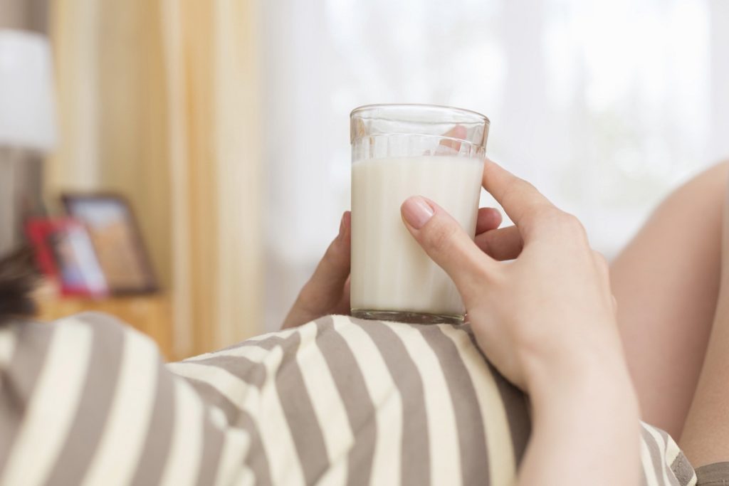 О плюсах и минусах растительных аналогов молока
