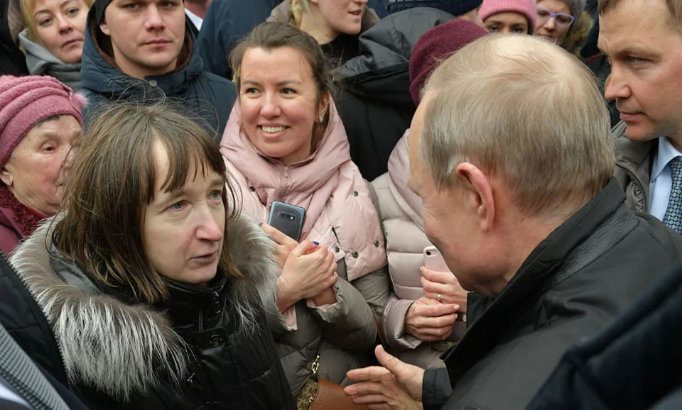 Ответ Путина на вопрос пенсионерки о жизни на 10800 руб