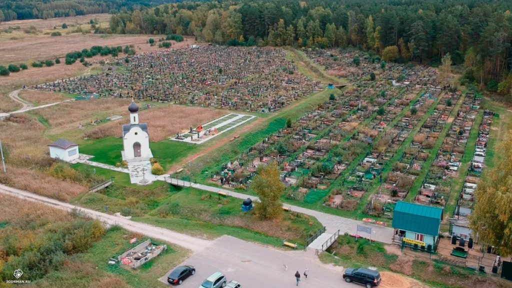 Почему фотографии на могилах есть только на российских кладбищах