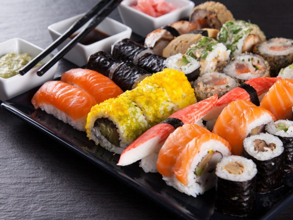 ТОП-10 интересных фактов про суши и роллы