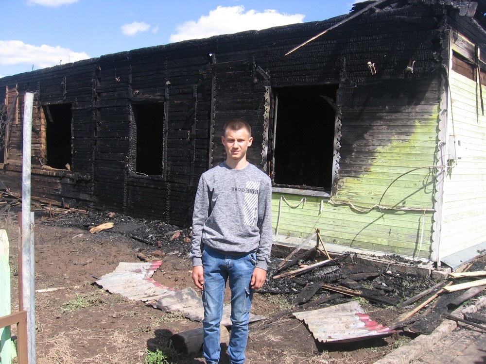 Школьник из Суны бросился на помощь в горящий дом, не раздумывая