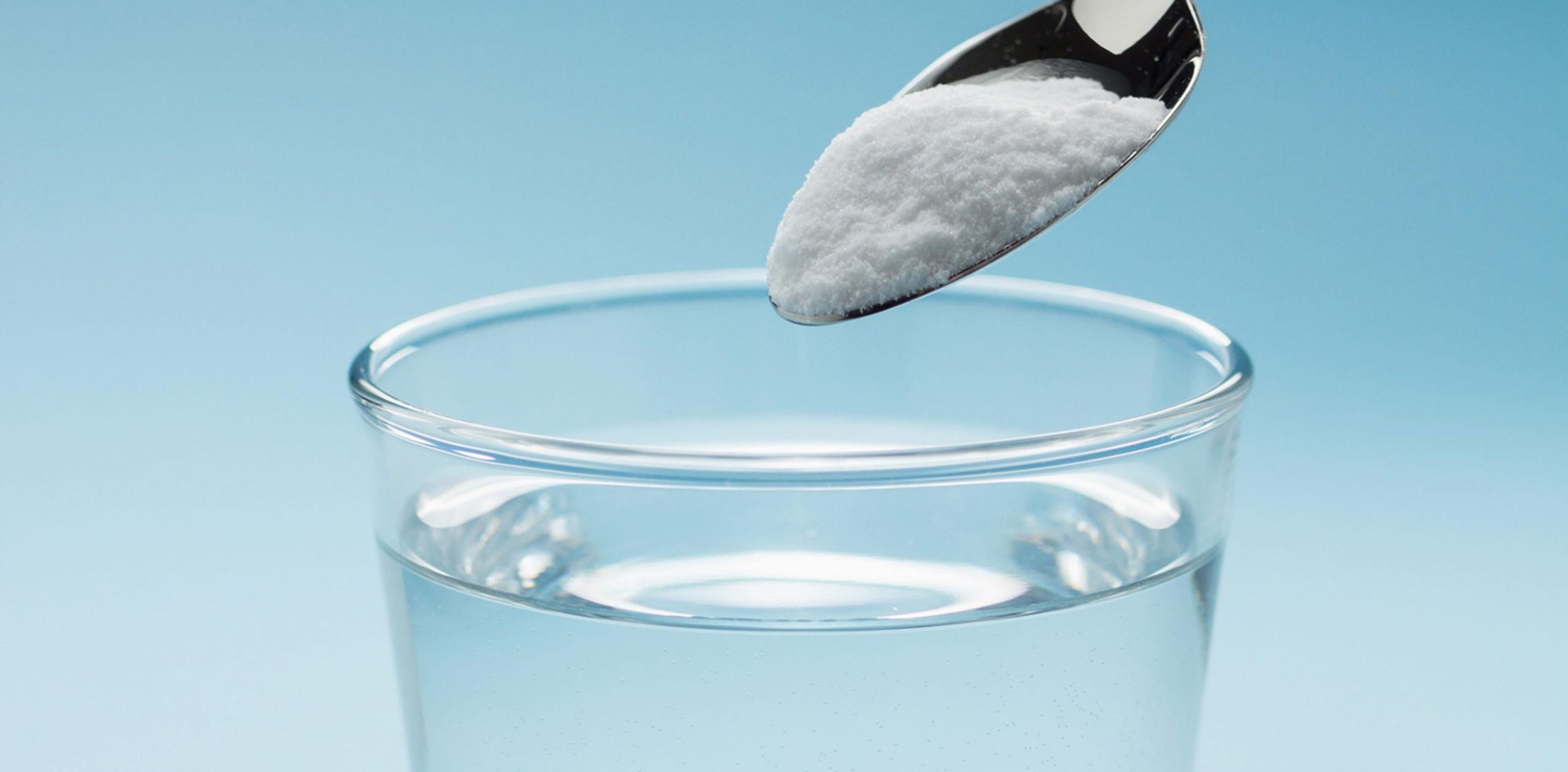 Народная медицина: Для чего применяли водку с солью