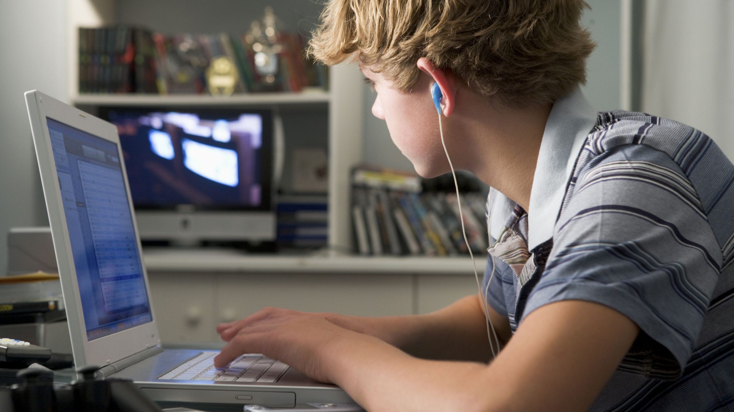 Сколько времени разрешать ребенку пользоваться компьютером и ТВ