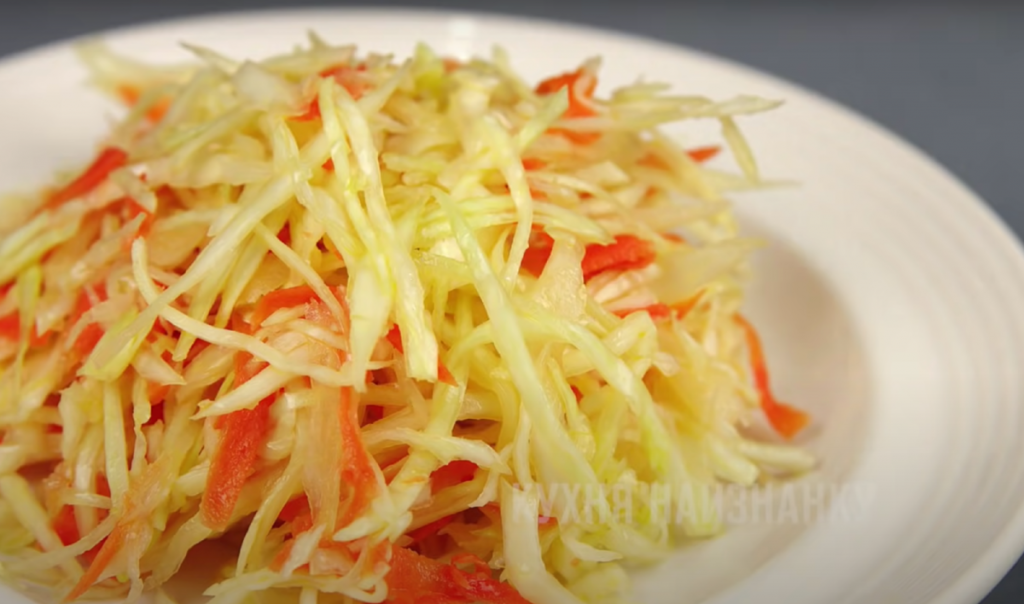 Как в столовой: Рецепт салата из свежей капусты