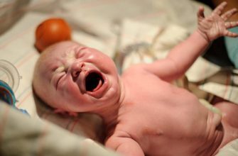 Чем родившиеся естественным путем младенцы