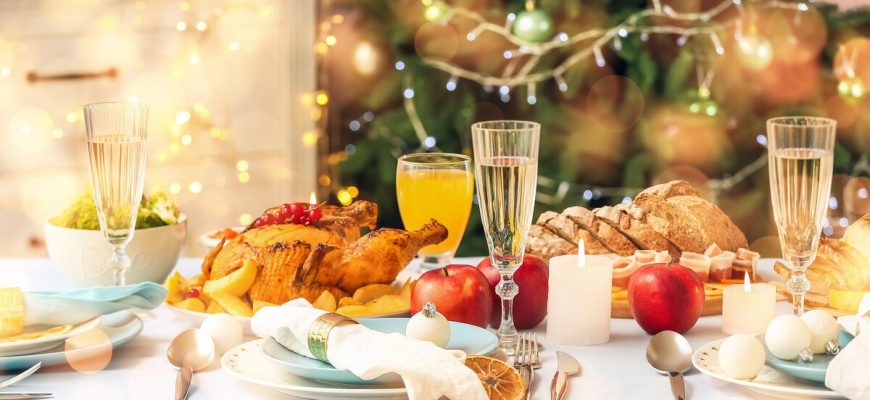 Новогодний стол в этом году обойдется в 10 тысяч рублей